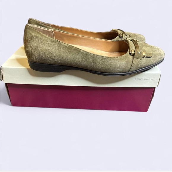 Naturalizer "Joyce" Olive Green Suede Leather Loafers - Picture 6 of 6